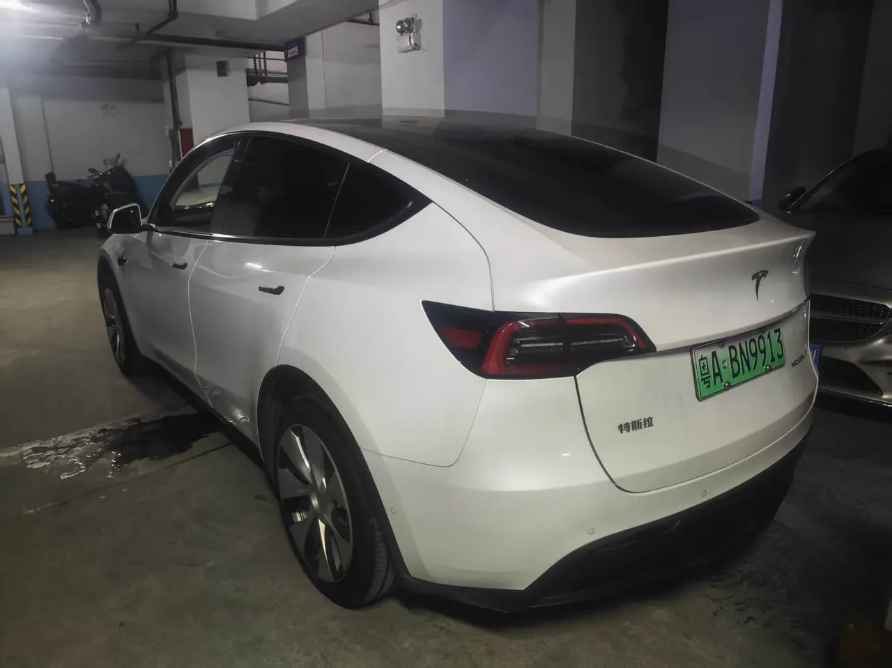 Tesla 2022 Model Y rear-wheel drive version (facelift) automatic gear - View 1