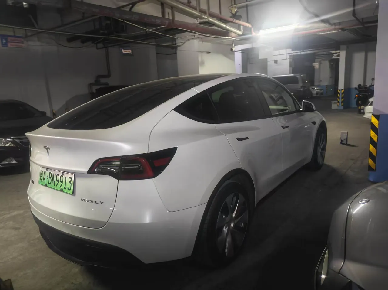 Tesla 2022 Model Y rear-wheel drive version (facelift) automatic gear 2