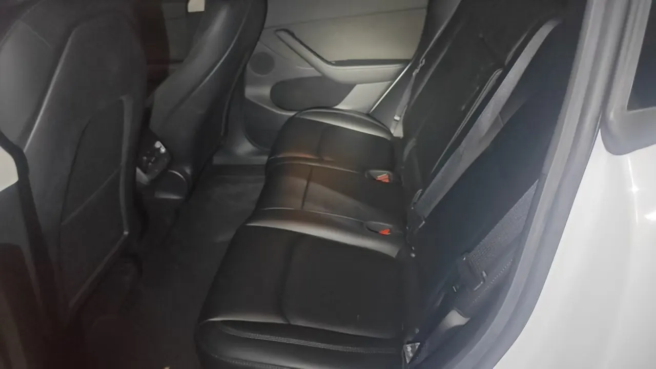 Tesla 2022 Model Y rear-wheel drive version (facelift) automatic gear 4