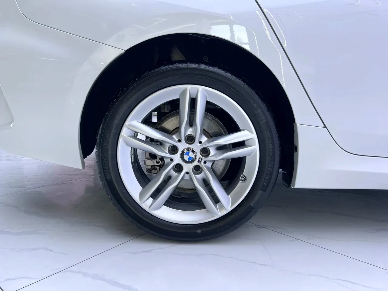 BMW 1 Series 2023 120i 1.5T M Sports Obsidian Night Edition Automatic Gear 17
