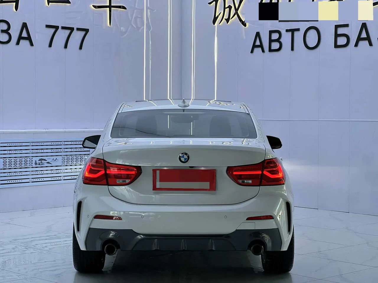 BMW 1 Series 2023 120i 1.5T M Sports Obsidian Night Edition Automatic Gear 5