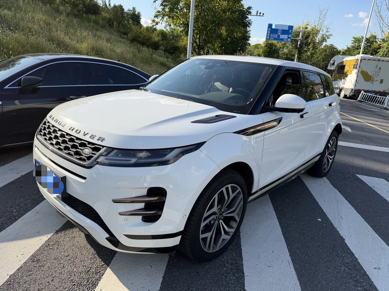 Land Rover 2020 Range Rover Aurora 48V 2.0T 249PS R-DYNAMIC SE Sports Technology Edition Automatic Gear - View 1