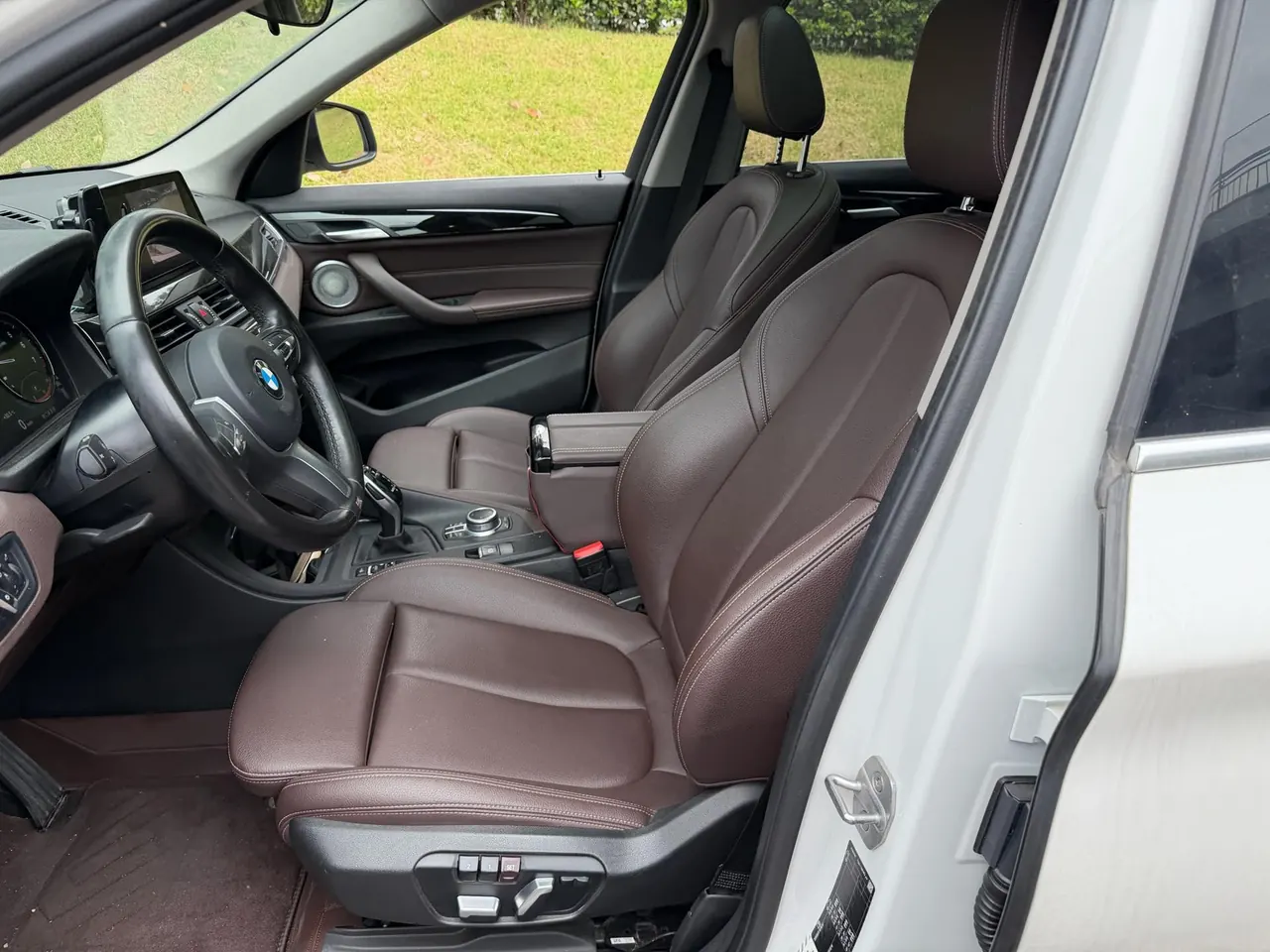 BMW 2021 X1 sDrive25Li 2.0T Leading Automatic Gear 4