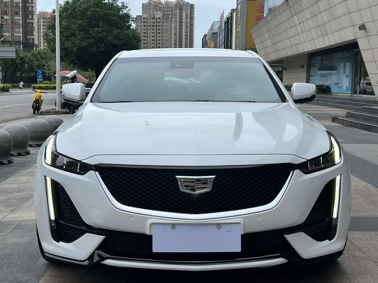 Cadillac 2020 CT5 2.0T 28T Platinum Sports Edition Automatic Gear 2