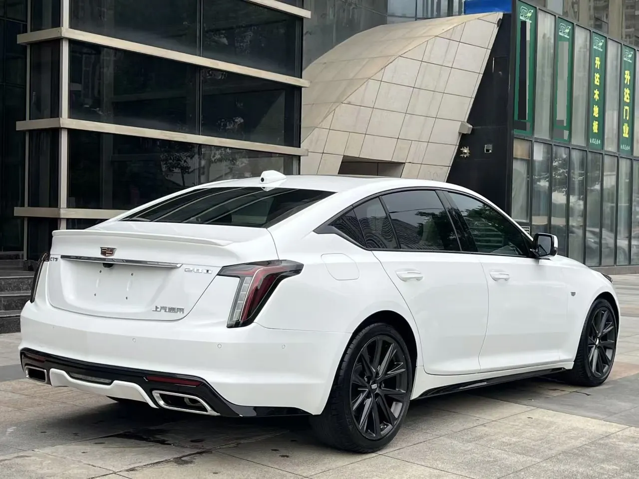 Cadillac 2020 CT5 2.0T 28T Platinum Sports Edition Automatic Gear 3