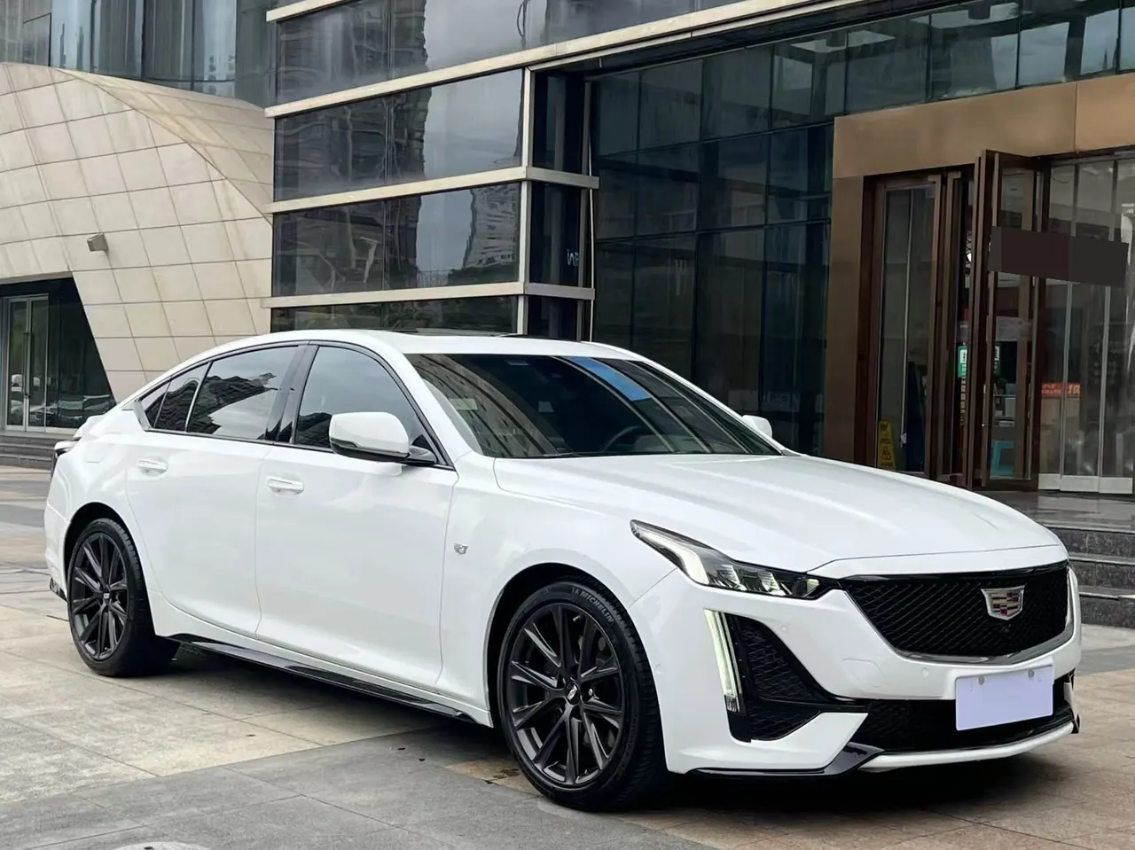 Cadillac 2020 CT5 2.0T 28T Platinum Sports Edition Automatic Gear 5