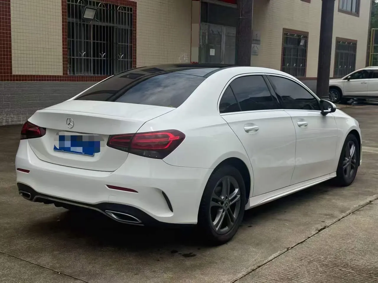 Mercedes Benz Class A 2022 A 180 L 1.3T Sports Automatic 3