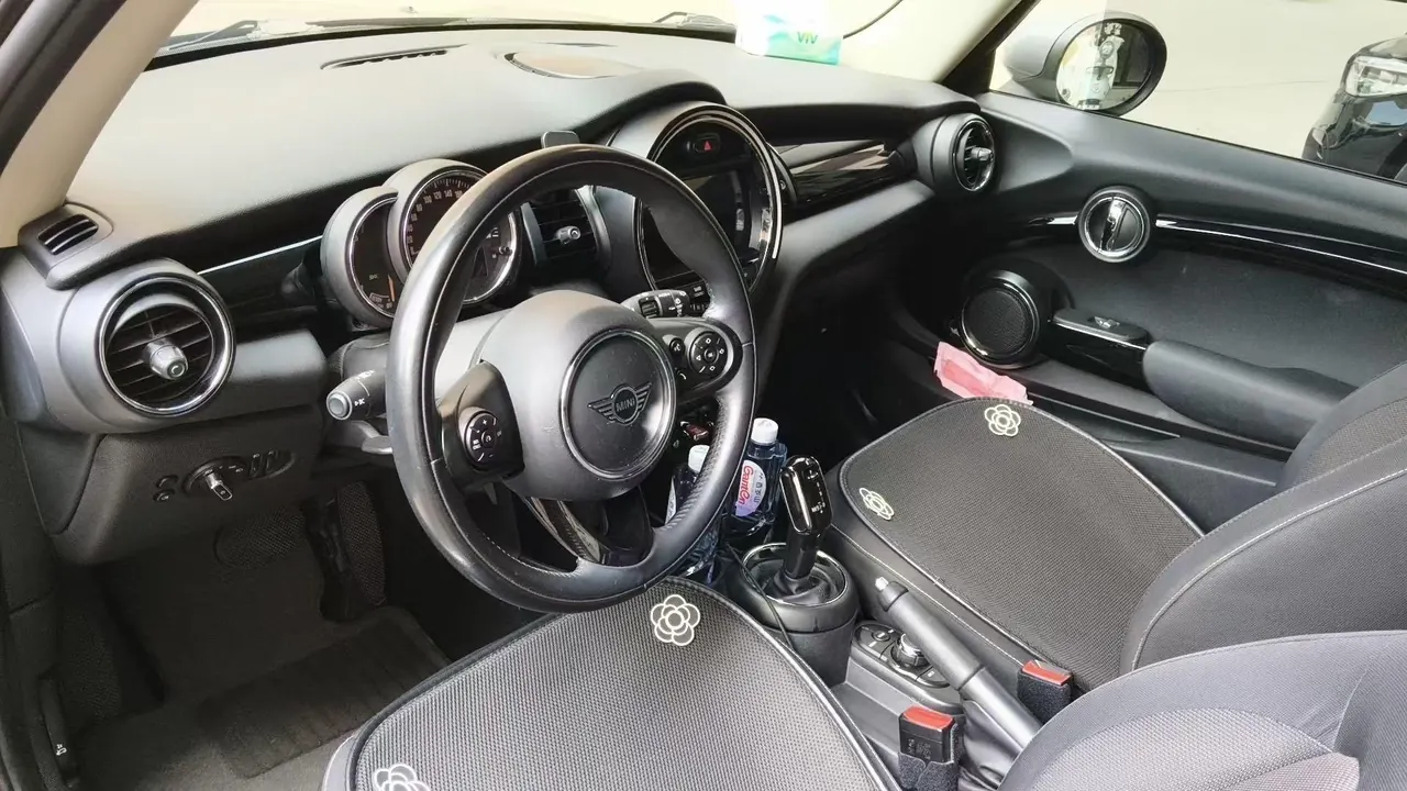 MINI Mini (imported) 2021 Mini One 1.5T automatic gear 4