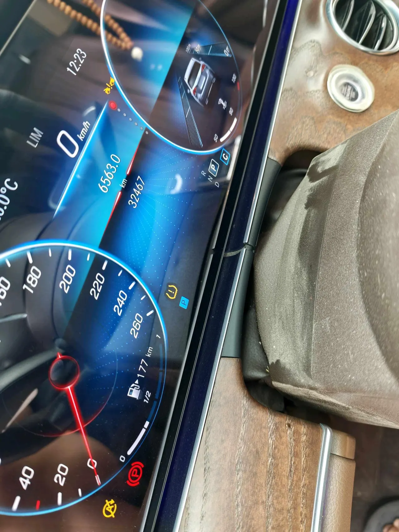 Mercedes Benz E Class 2023 E 300 L 2.0T Luxury Automatic Gear 10