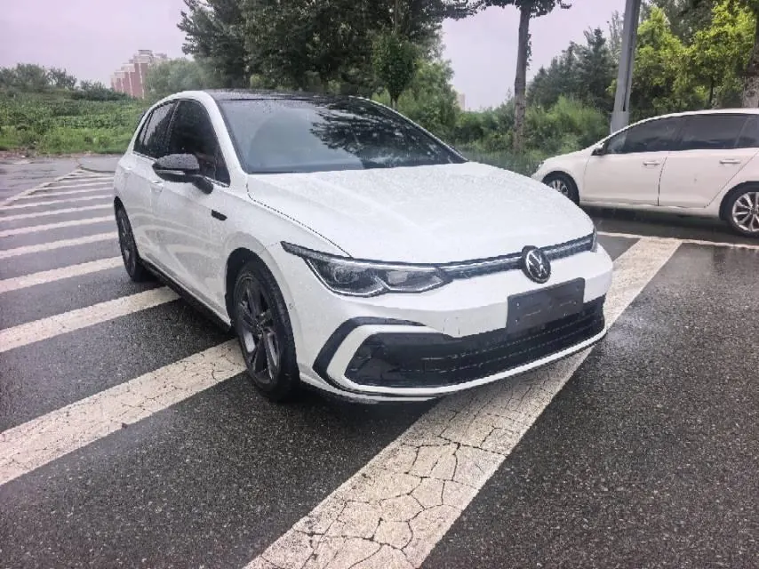 Volkswagen 2021 Golf 8 R-Line 1.4TSI 280TSI Automatic 3