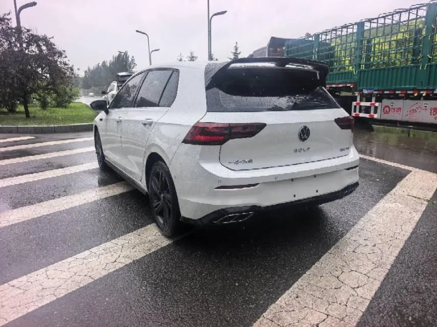 Volkswagen 2021 Golf 8 R-Line 1.4TSI 280TSI Automatic 4