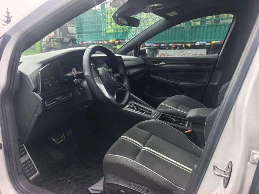 Volkswagen 2021 Golf 8 R-Line 1.4TSI 280TSI Automatic 6