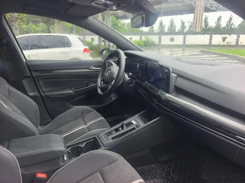 Volkswagen 2021 Golf 8 R-Line 1.4TSI 280TSI Automatic 8