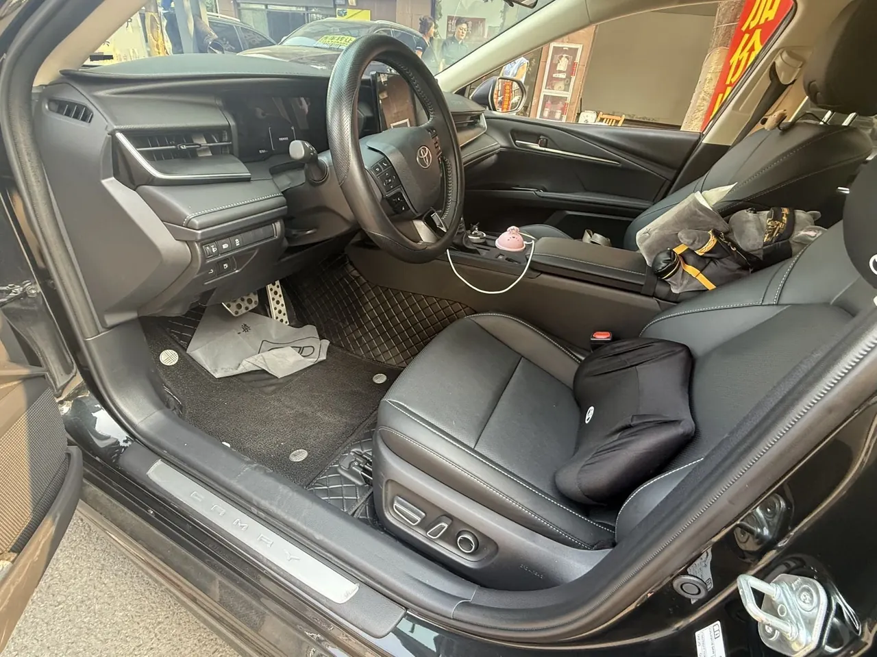 Toyota 2026 Camry Double Engine 2.0HSE Stepless Sports Lite Edition Automatic Gear 3