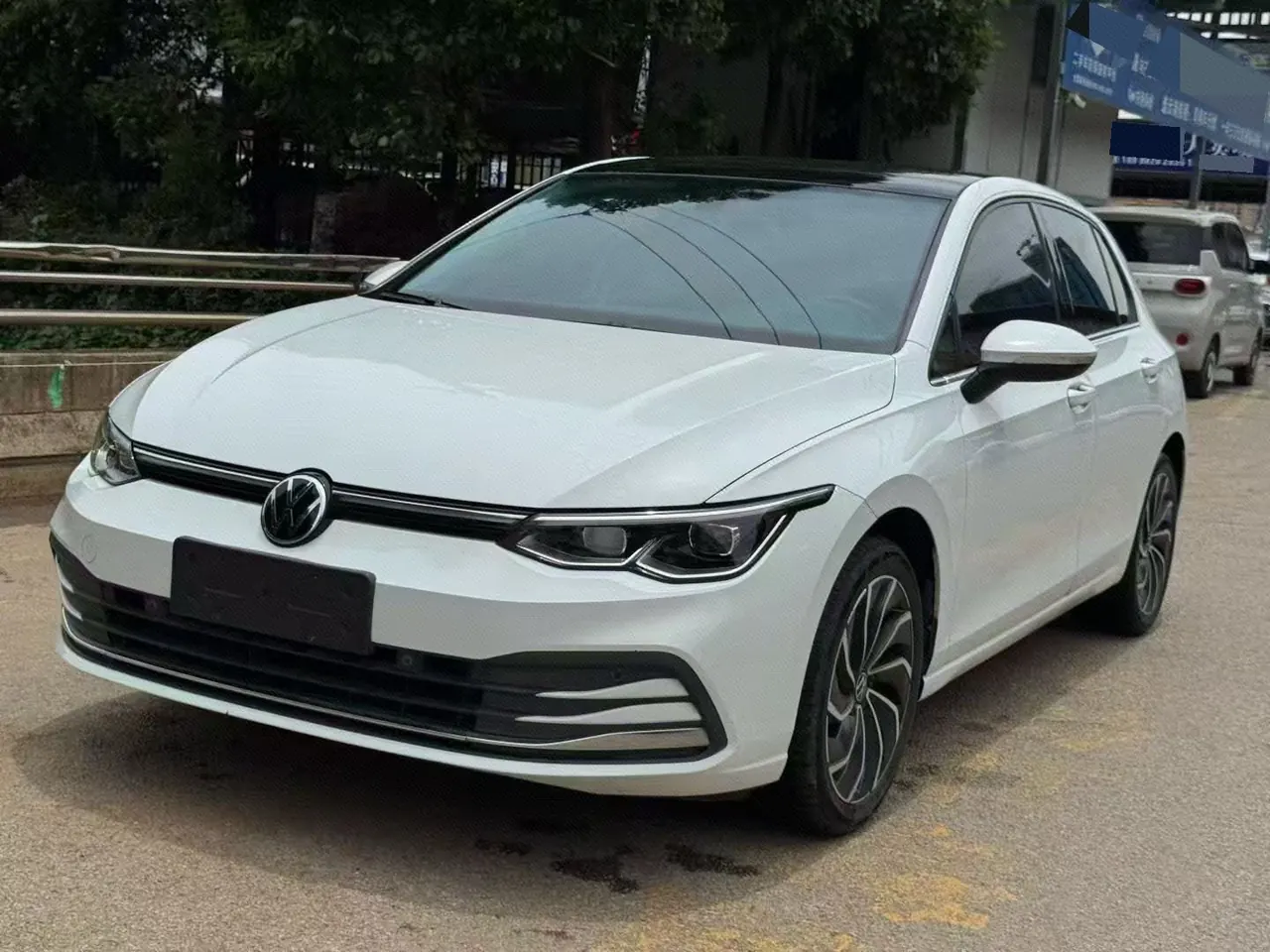 Volkswagen 2021 Golf 8 PRO 1.4TSI 280TSI Automatic - View 1