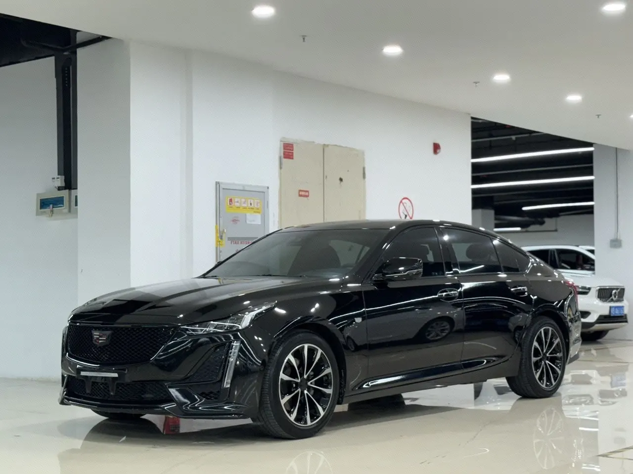Cadillac 2022 CT5 2.0T 28T Luxury (Standard Edition) Automatic Gear - View 1