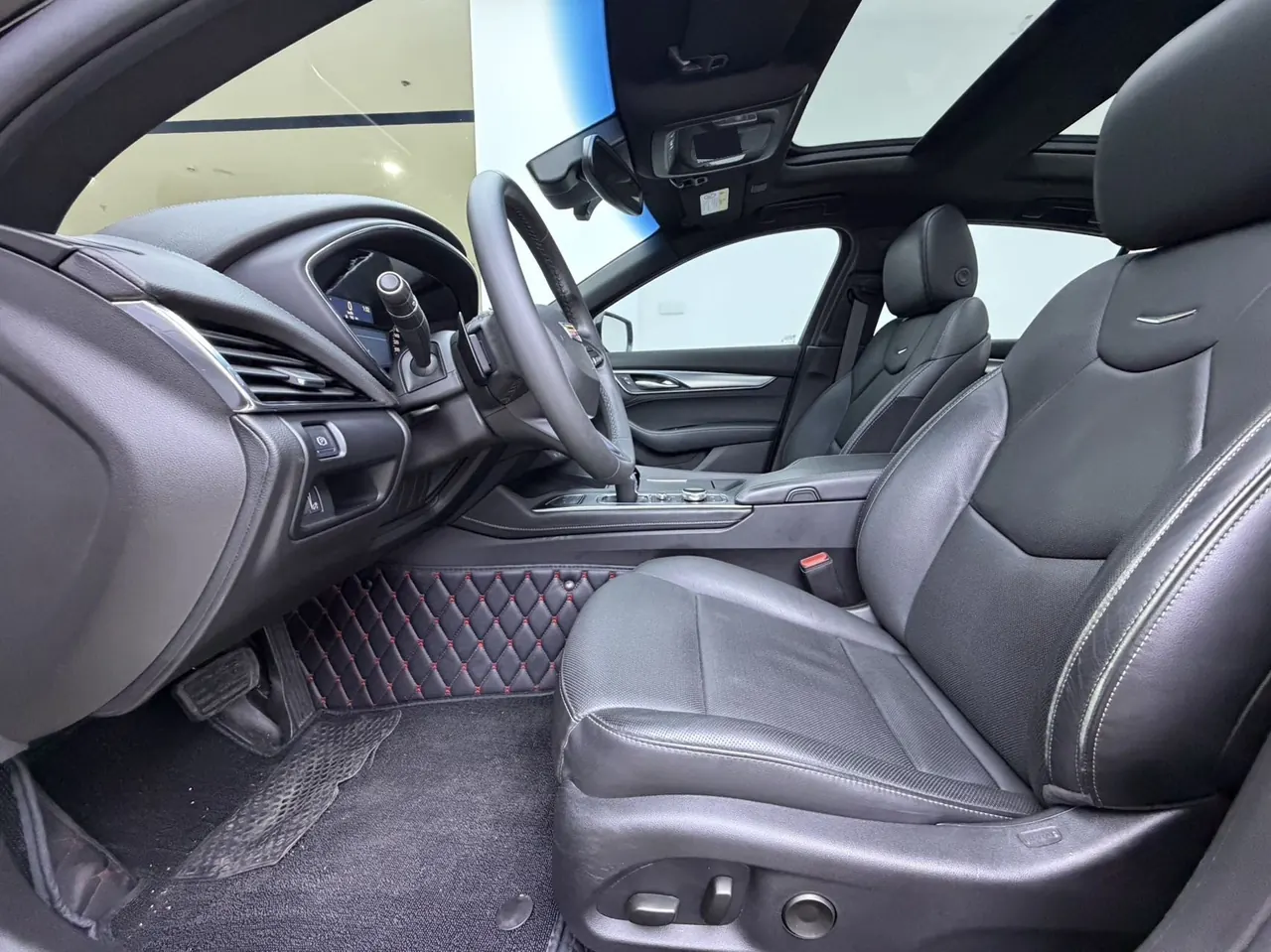 Cadillac 2022 CT5 2.0T 28T Luxury (Standard Edition) Automatic Gear 4