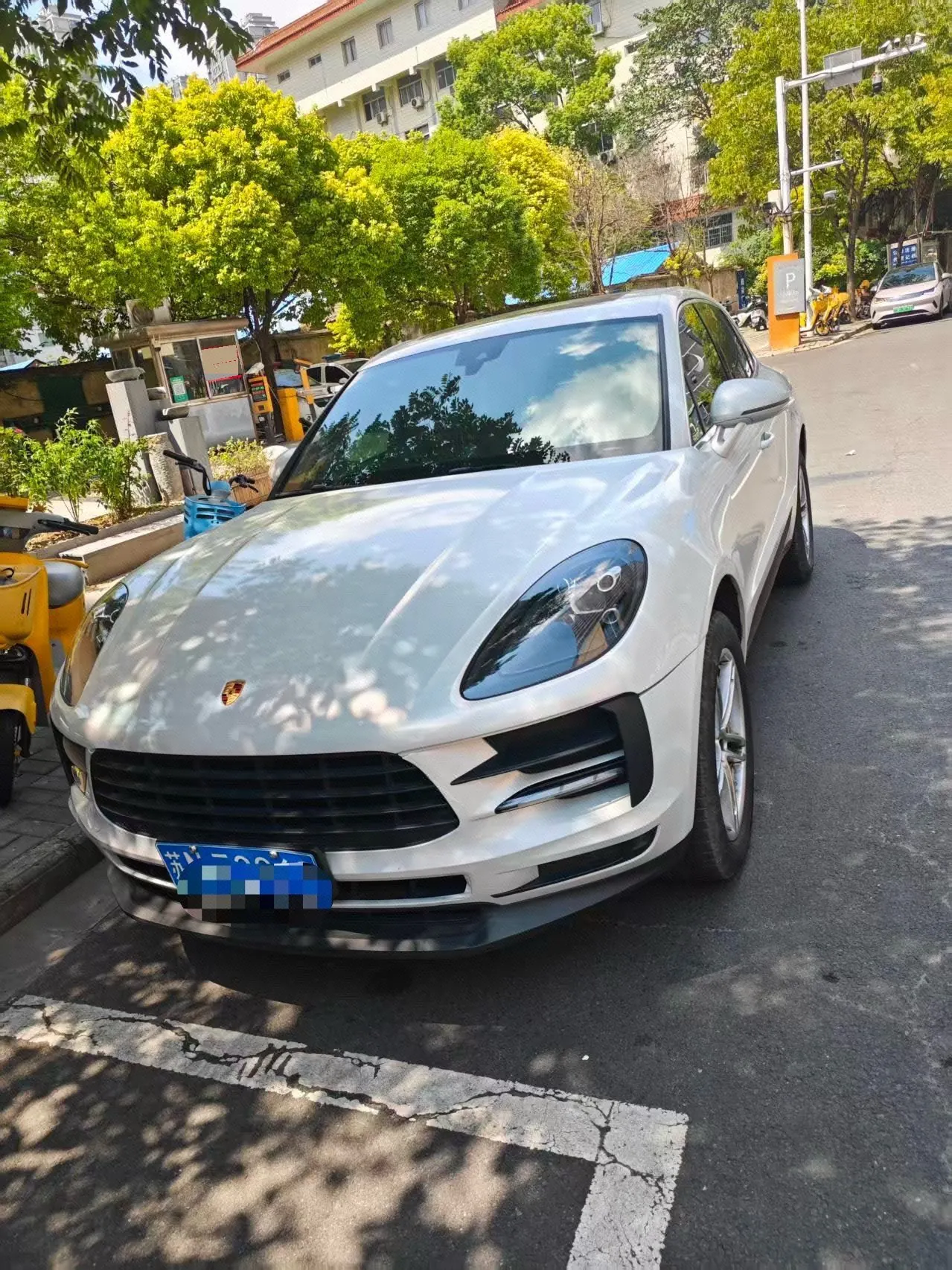 Porsche Macan (Imported) 2021 Macan 2.0T Automatic Gear - View 1