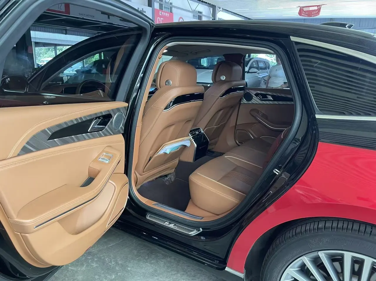 HongQi 2020 H9 48V 2.0T Zhilian Flag Edition Automatic Gear 3