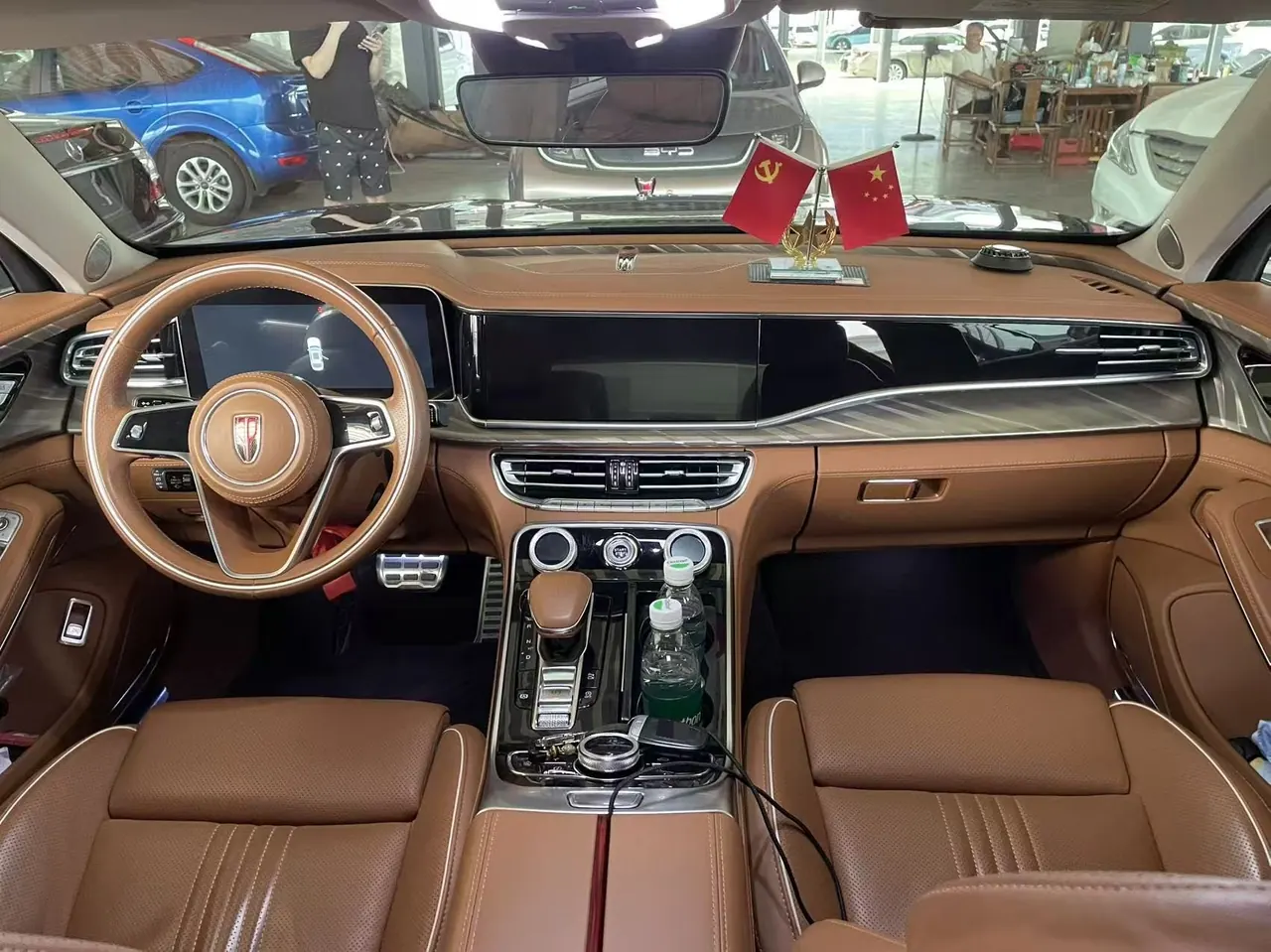 HongQi 2020 H9 48V 2.0T Zhilian Flag Edition Automatic Gear 4