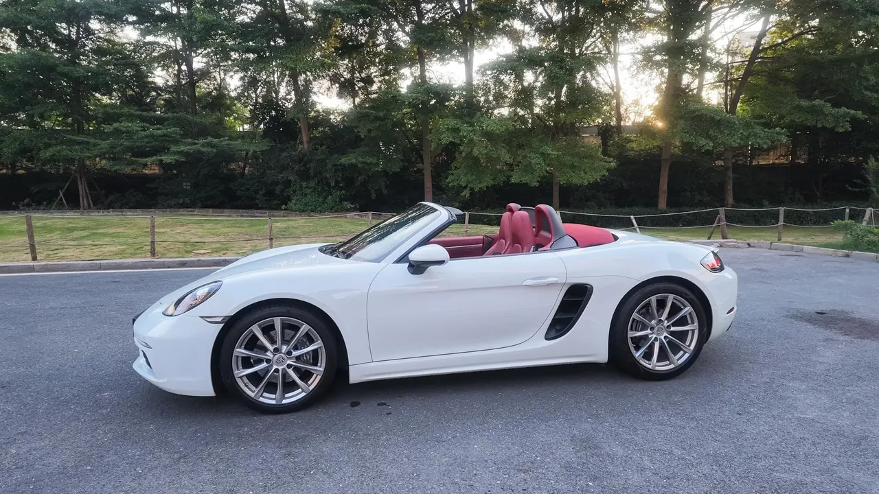 Porsche 718 (Imported) 2020 718 Boxer 2.0T Automatic 9