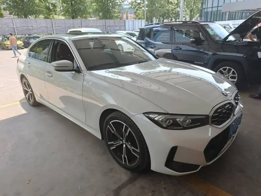 BMW 3 Series 2023 325i 2.0T M Sports Suit Automatic Gear 2