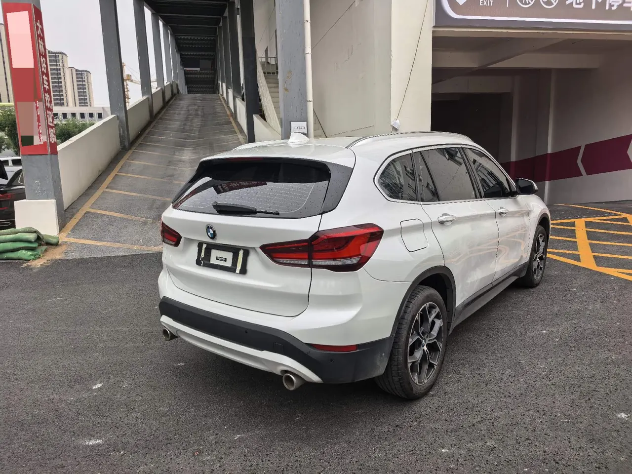 BMW 2022 X1 sDrive25Li 2.0T Leading Automatic Gear 4