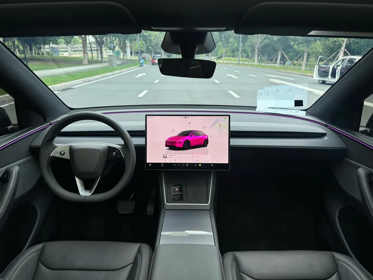 Tesla 2026 Model Y Rear-Wheel-Drive Automatic 5