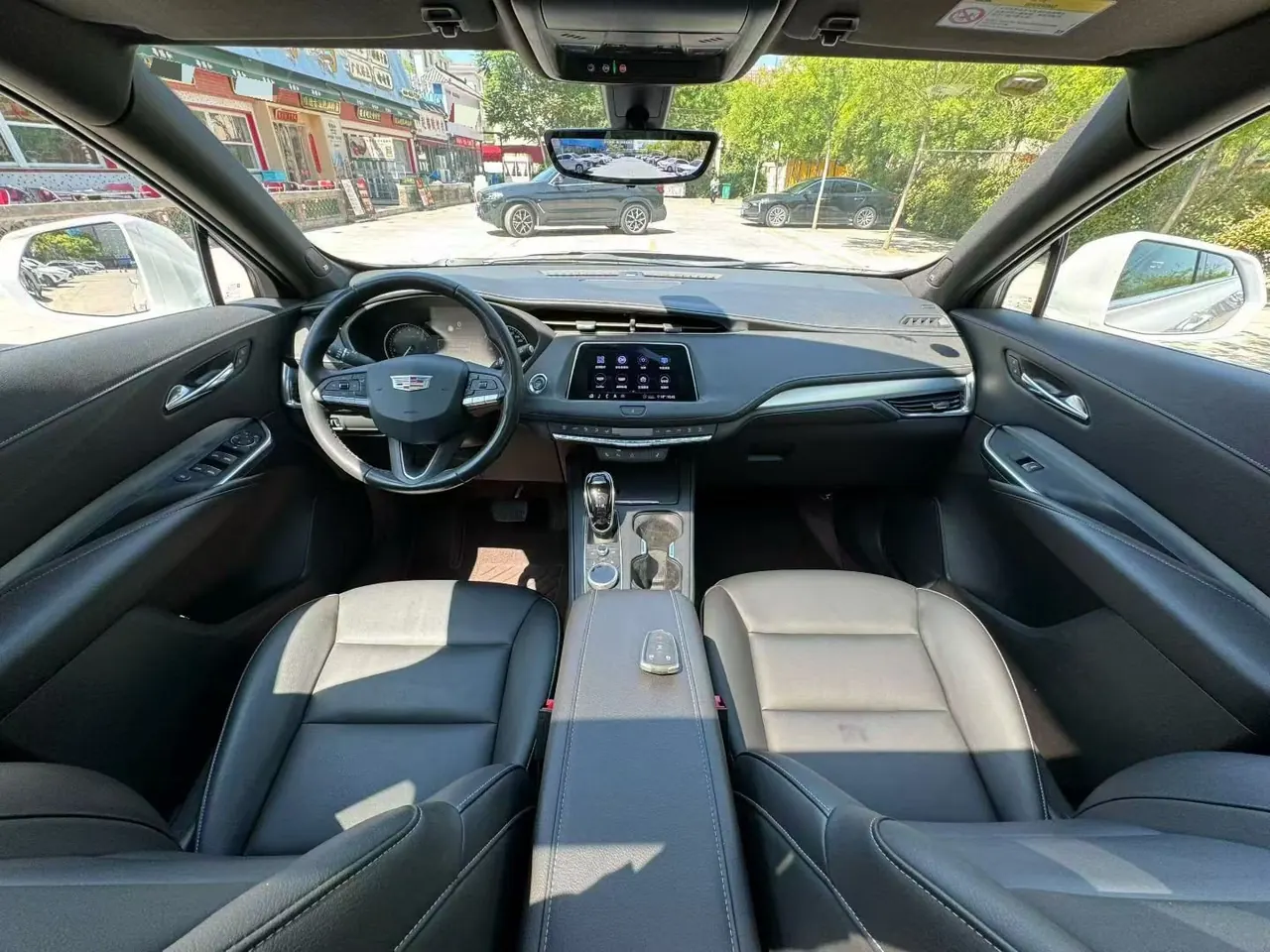 Cadillac 2020 XT4 2.0T 28T Two-Drive Leading Automatic Gear 5