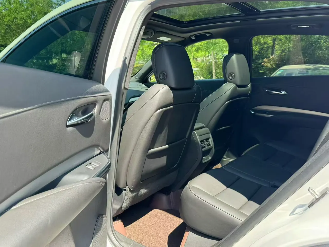 Cadillac 2020 XT4 2.0T 28T Two-Drive Leading Automatic Gear 6