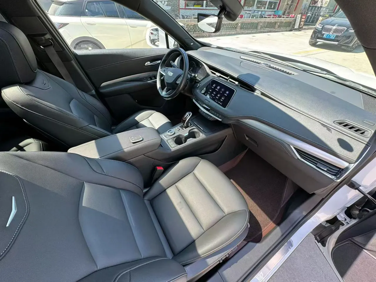 Cadillac 2020 XT4 2.0T 28T Two-Drive Leading Automatic Gear 7