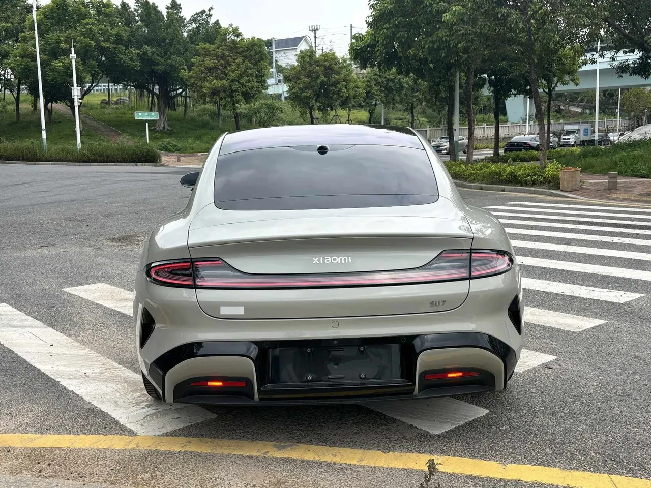 MI 2024 SU 7 700km Rear Drive Long Endurance Smart Driving Edition Automatic Gear 8