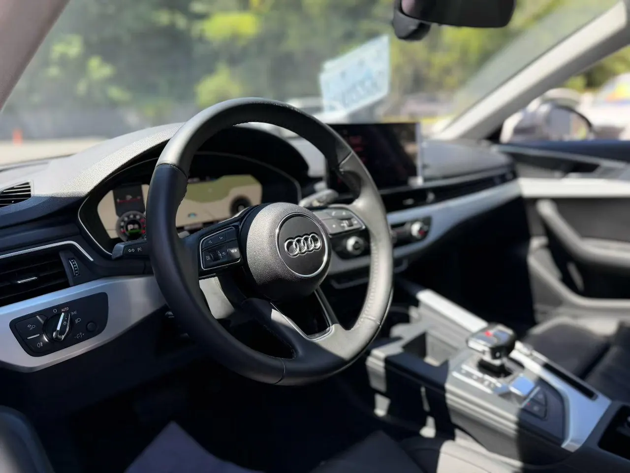 Audi 2020 A4L 2.0TFSI 40TFSI Fashion Dynamic Automatic 2