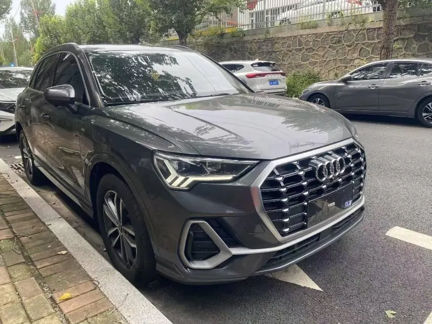 Audi 2021 Q3 1.4TFSI 35TFSI Aggressive Dynamic Automatic 3