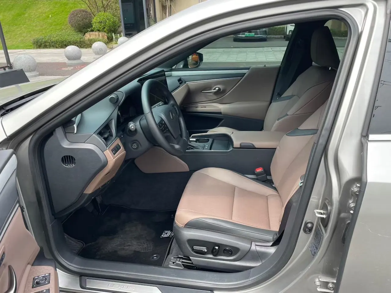 Lexus ES (Imported) 2025 ES200 2.0 Stepless Edition Automatic Gear 2