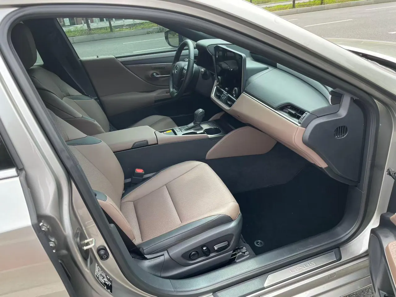 Lexus ES (Imported) 2025 ES200 2.0 Stepless Edition Automatic Gear 3