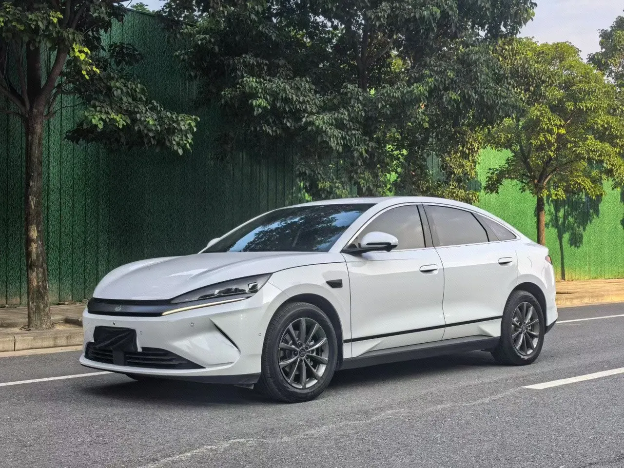 BYD 2025 Qin L EV 545KM Exceed automatic gear - View 1
