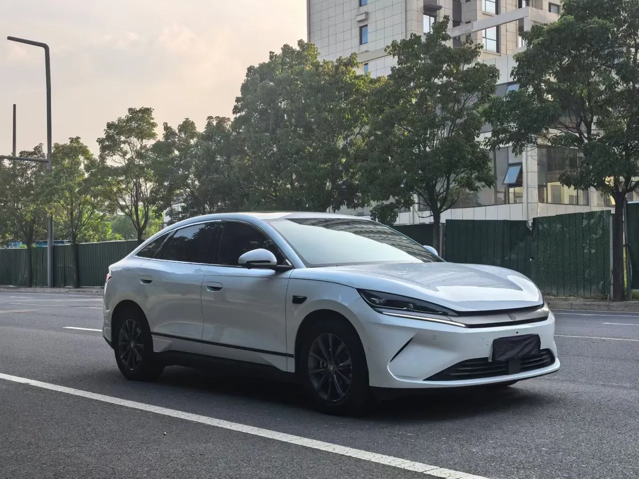 BYD 2025 Qin L EV 545KM Exceed automatic gear 3