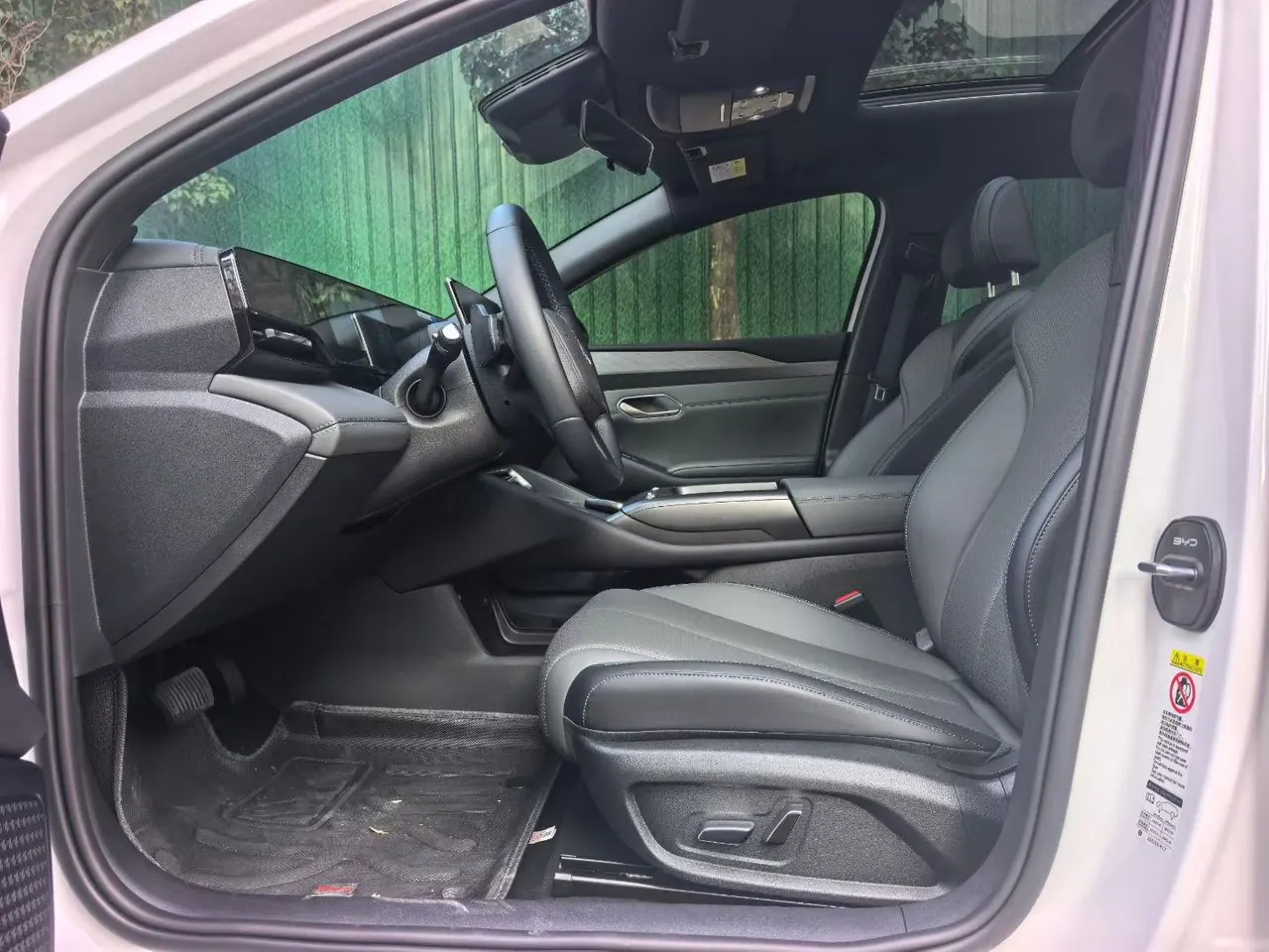 BYD 2025 Qin L EV 545KM Exceed automatic gear 4
