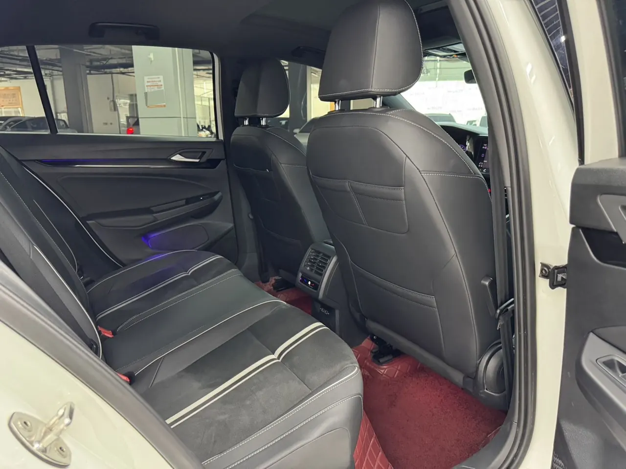 Volkswagen 2021 Golf 8 R-Line 1.4TSI 280TSI Automatic 10