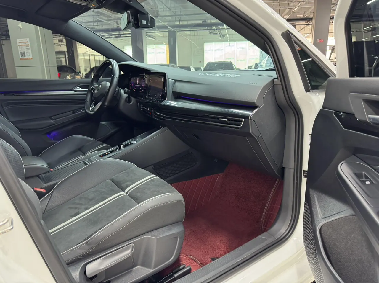 Volkswagen 2021 Golf 8 R-Line 1.4TSI 280TSI Automatic 11
