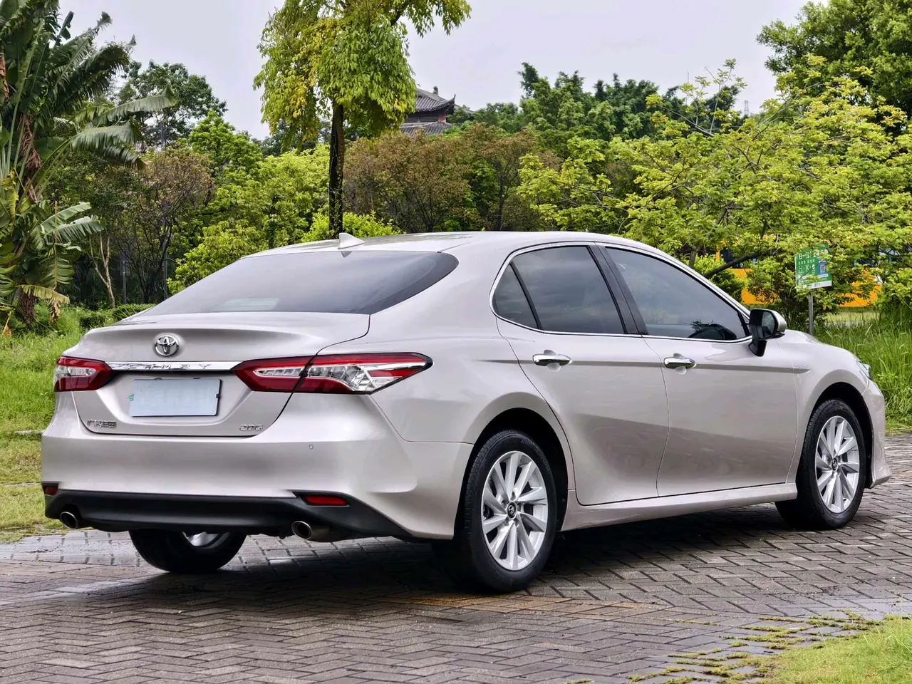 Toyota 2021 Camry 2.0G Stepless Deluxe Edition Automatic Gear 9