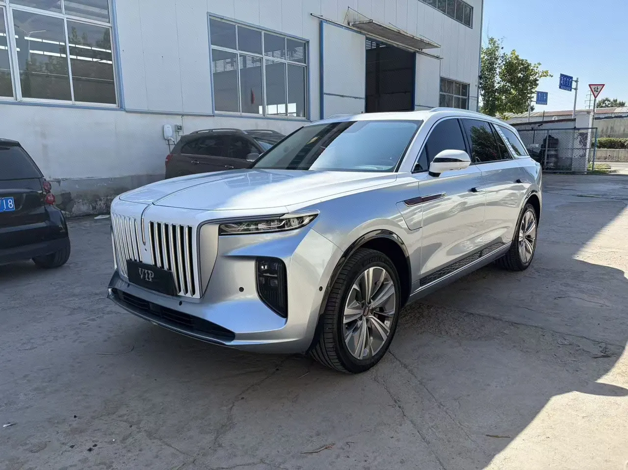 HongQi 2021 E-HS9 Flag Enjoy 6-seat Automatic Gear - View 1