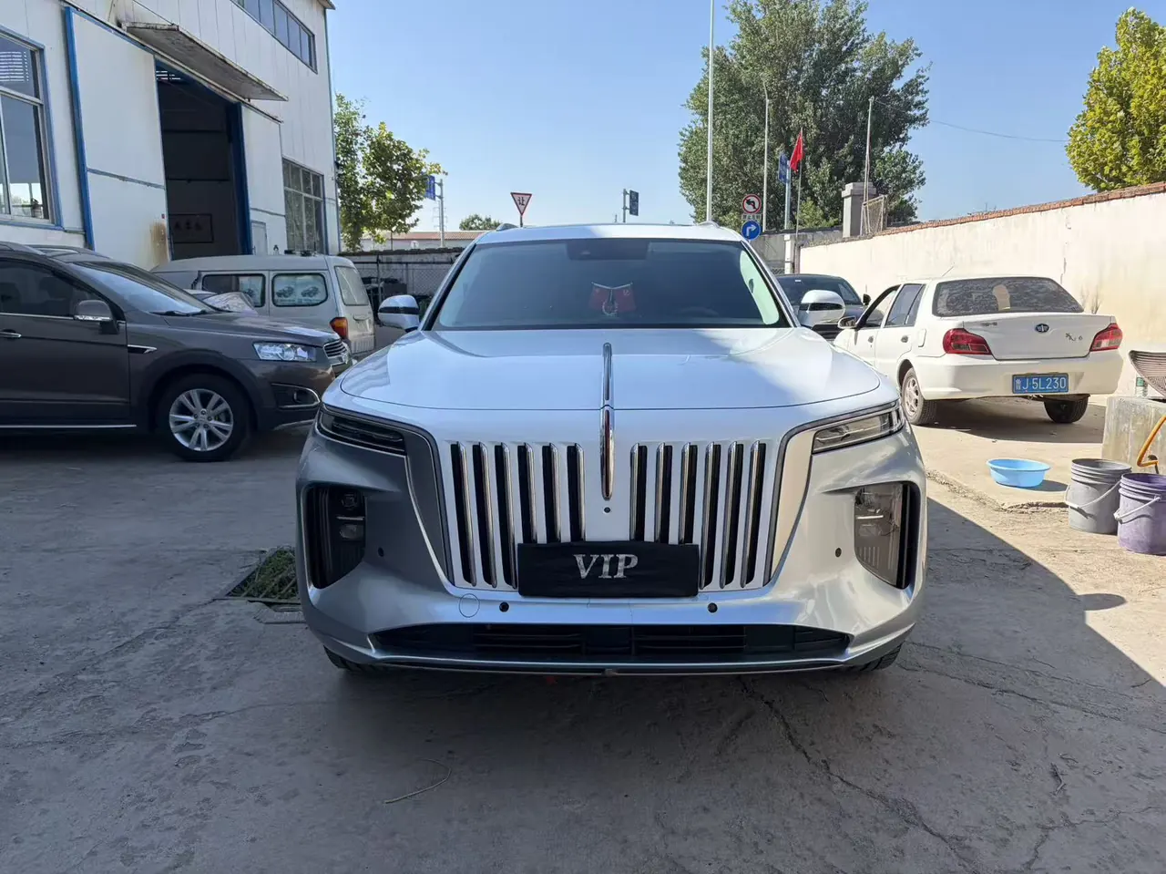 HongQi 2021 E-HS9 Flag Enjoy 6-seat Automatic Gear 3