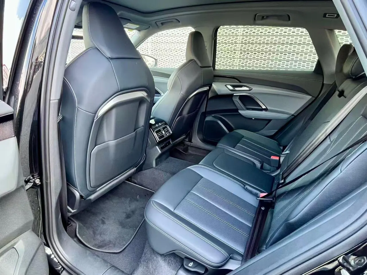 Audi 2026 Q5L 2.0T Smart Hybrid Luxury Automatic Gear 5