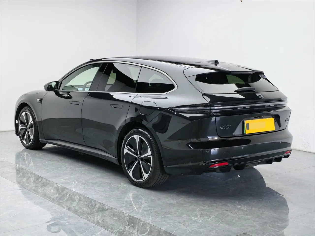 NIO 2025 ET5T 75kWh Touring automatic 4