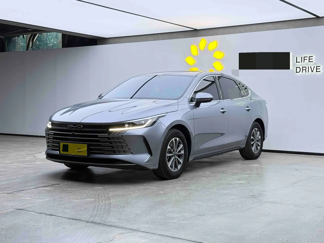 BYD 2024 Qin PLUS DM-i 1.5 stepless glory version 55KM leading automatic gear - View 1