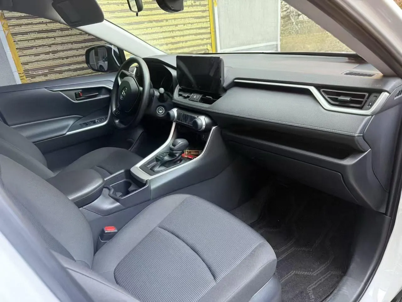Toyota 2024 RAV4 Rongbo 2.0 Stepless Two-Drive City Edition Automatic Gear 4