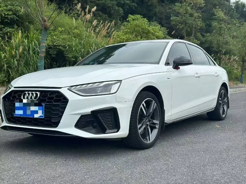 Audi 2022 A4L 2.0TFSI 40TFSI Deluxe Dynamic Automatic - View 1