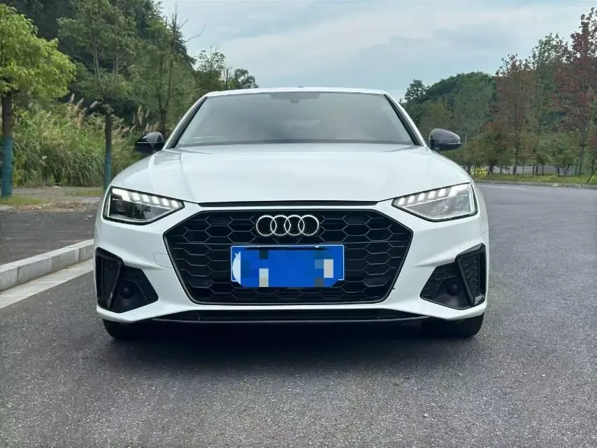 Audi 2022 A4L 2.0TFSI 40TFSI Deluxe Dynamic Automatic 2